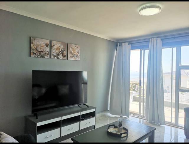 3 BEDROOM PROPERTY TO RENT IN BLOUBERG BEACHFRONT